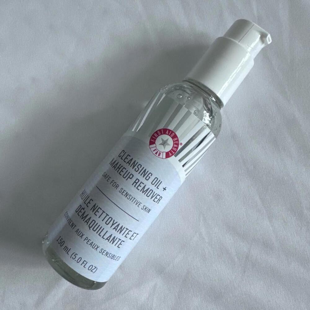 First Aid Beauty: Cleansing Oil + Makeup Remover